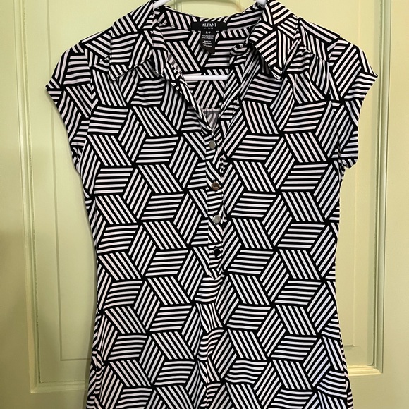 Spandex Geometric Top - Picture 1 of 3